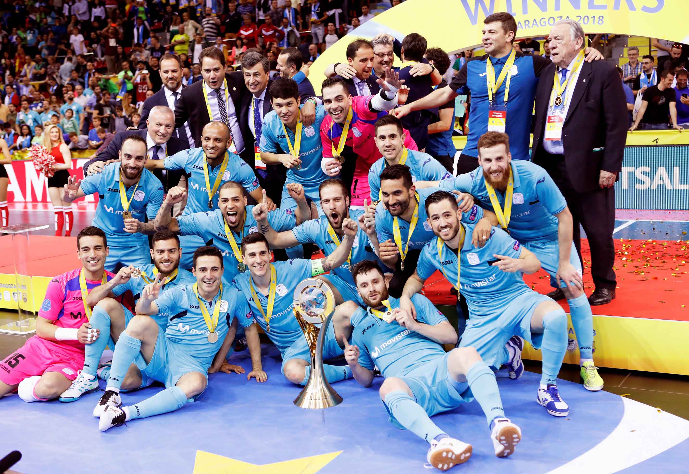 Los jugadores del Movistar Inter celebran ganar la UEFA Futsal Cup.