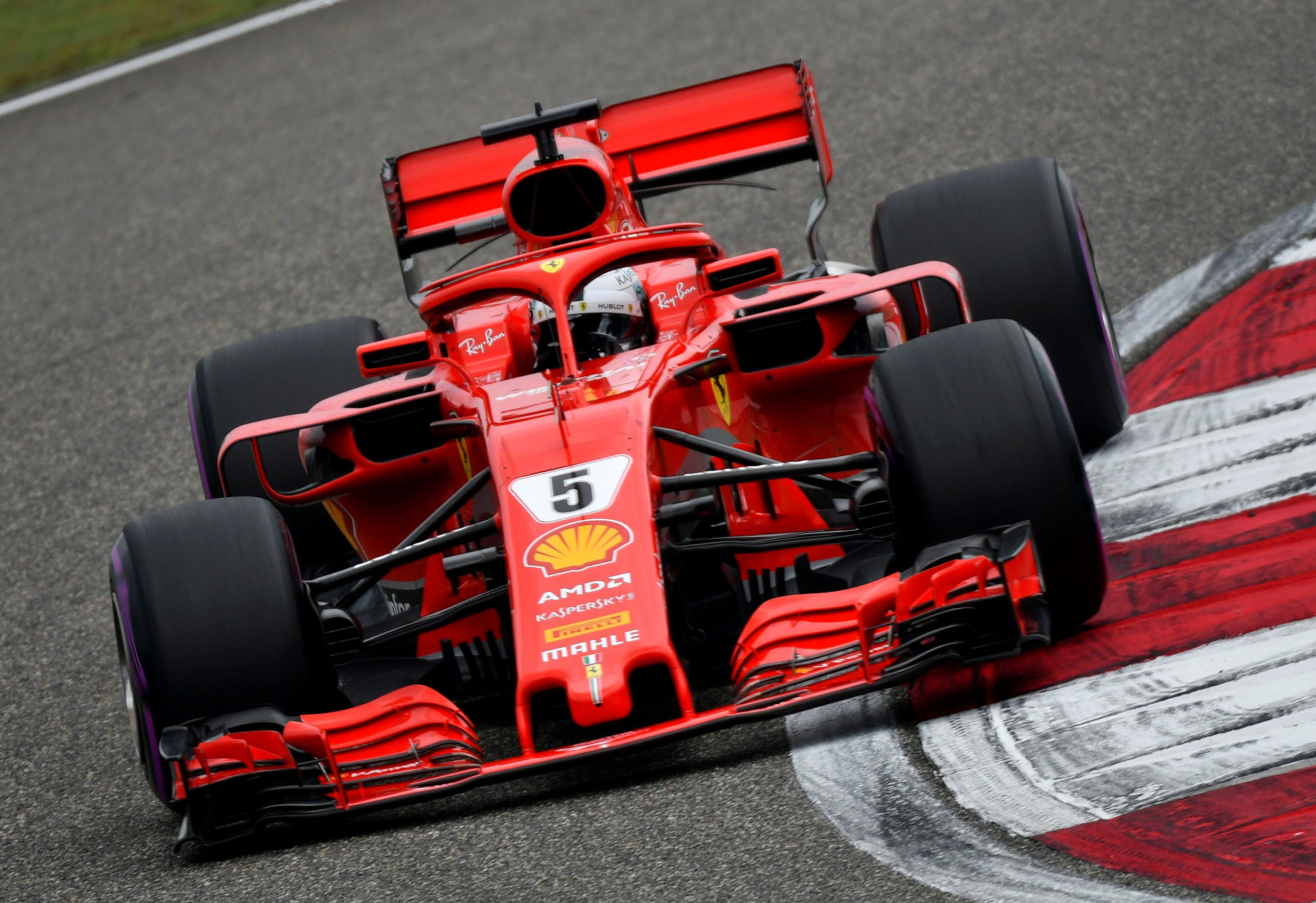 Sebastian Vettel, al volante del Ferrari SF71H en el Circuito de Shanghái.