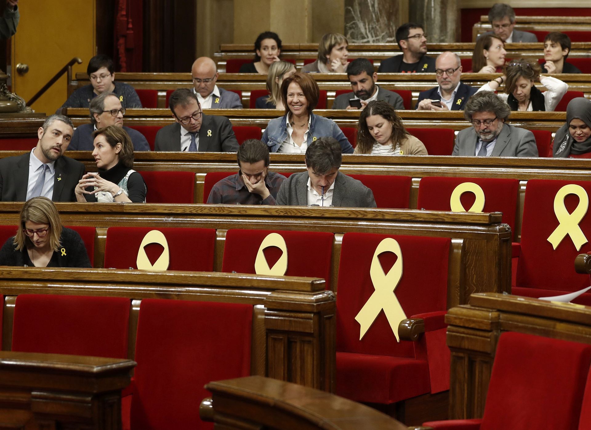 Diputados catalanes durante la celebración del último pleno.
