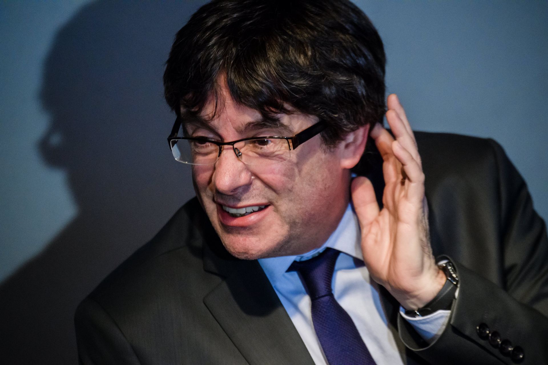 El expresidente de Cataluña, Carles Puigdemont, ofreciendo una rueda de prensa en Berlín .