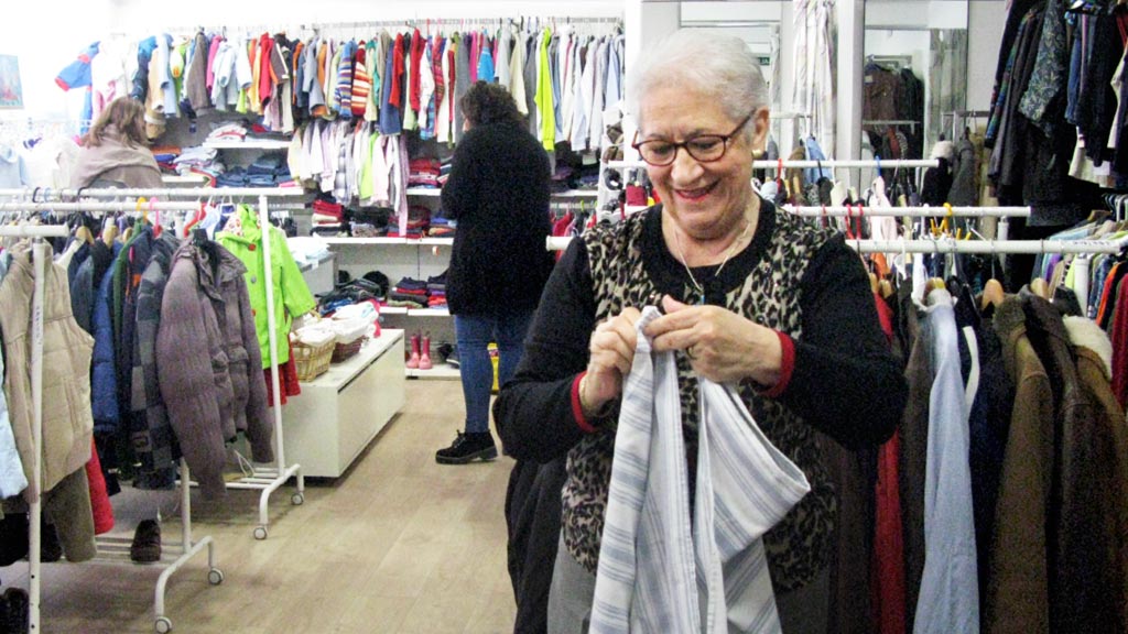 Tienda solidaria de Cáritas. / E.A.