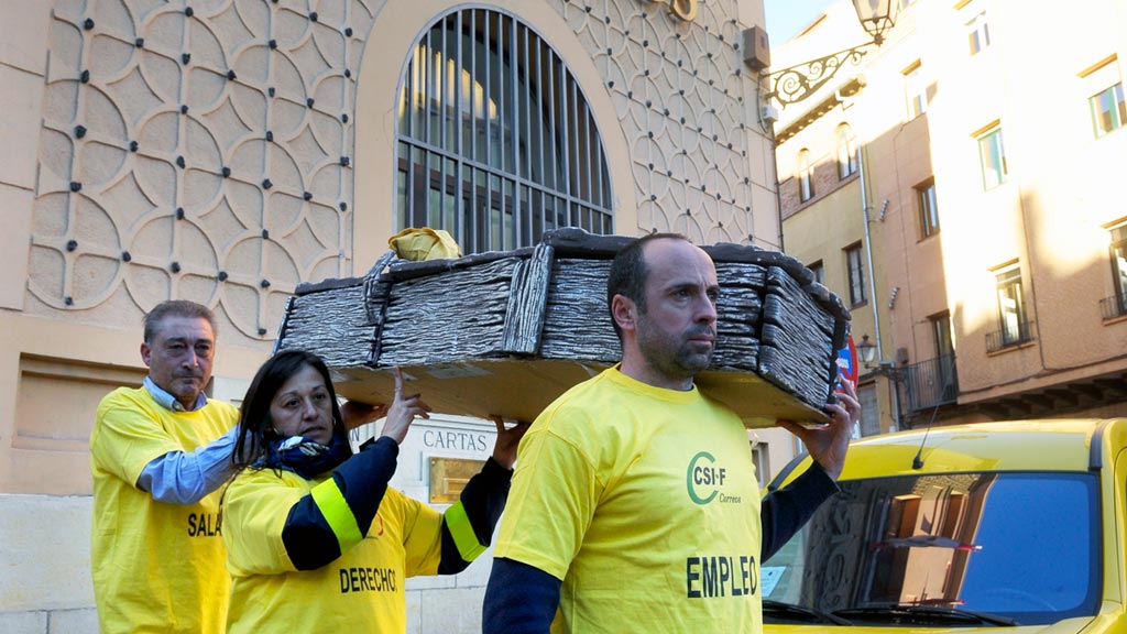 Concentracion-Trabajadores-Correos_KAM8374