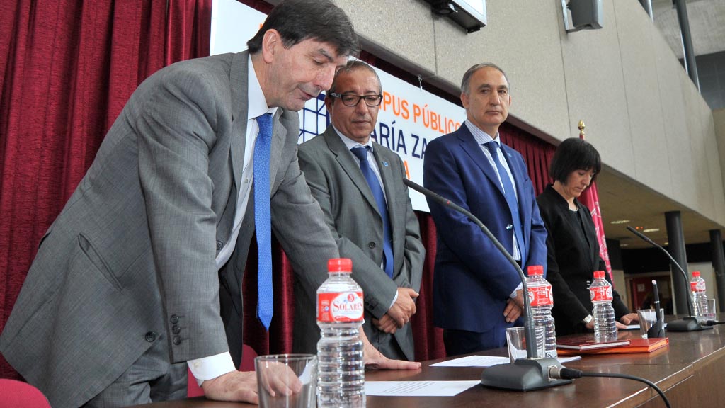 07-1kama_UVA-Toma-Posesion-Rector-Agustin-Garcia-Matilla_KAM0825