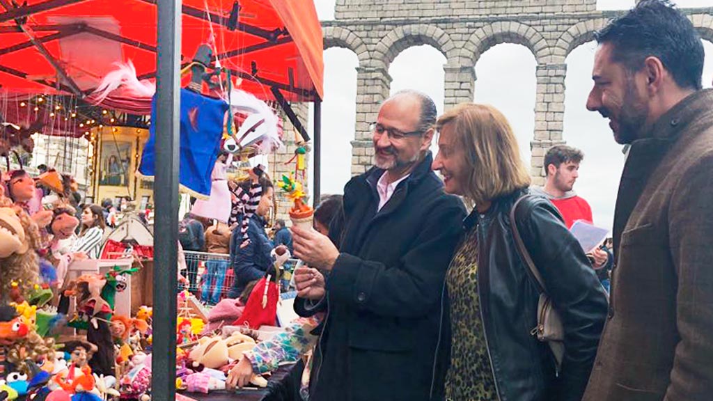 Cs apuesta por una “cultura en la calle” capaz de generar empleo y turismo 1 ciudadanos-luis-fuentes-titirimundi