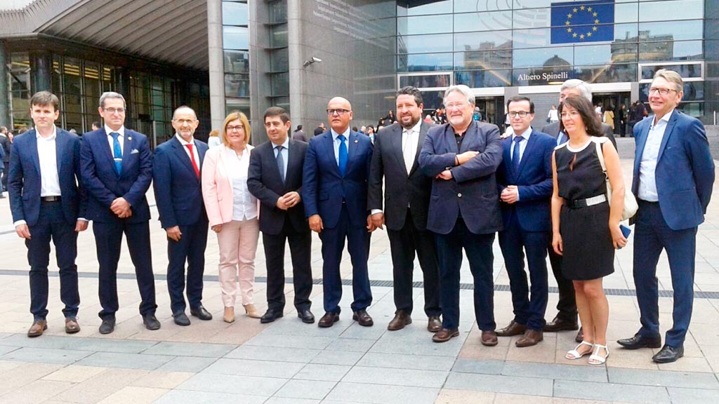 Al encuentro celebrado en Bruselas asistió el diputado provincial de Promoción Económica Jaime Pérez (segundo por la izquierda). /el adelantado