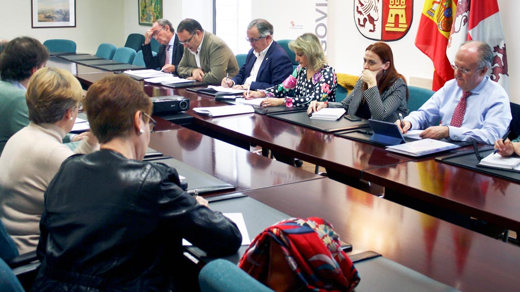 El día 26 comienza a administrarse la segunda dosis de la vacuna del VPH 1 junta-consejo-salud