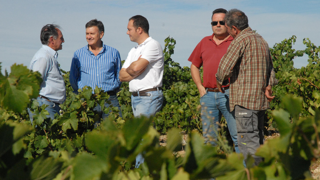 Francisco Vázquez, con la familia Herrero. / E.A.
