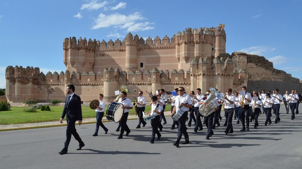 El Castillo y la Banda de Música, dos símbolos de Coca. / E.A.