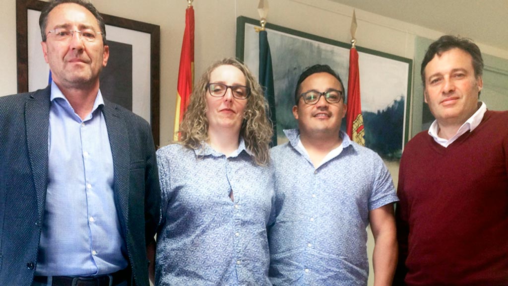 Los ganadores del concurso, en la entrega del premio. / el adelantado