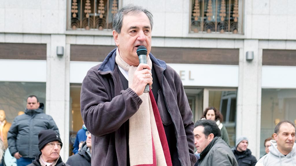 Saiz Garrido, en una exhibición gabarrera. / Kamarero