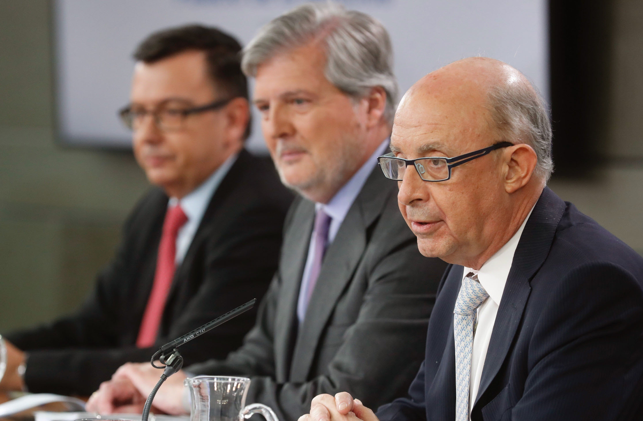 El ministro de Hacienda, Cristóbal Montoro, en la rueda de prensa tras el último Consejo de Ministros.