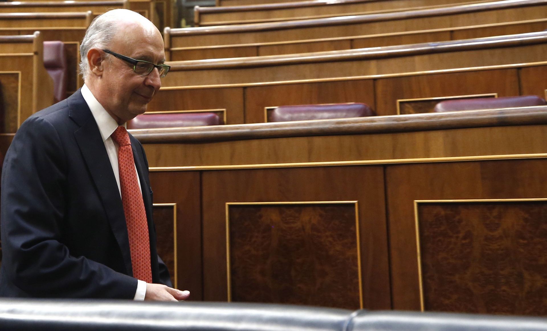 El ministro de Hacienda, Cristóbal Montoro, momentos antes del debate de las enmiendas parciales.