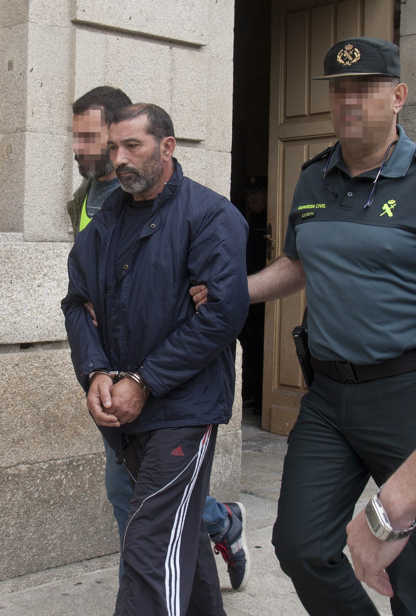Prisión El condenado, Francisco González, a su salida de los juzgados.