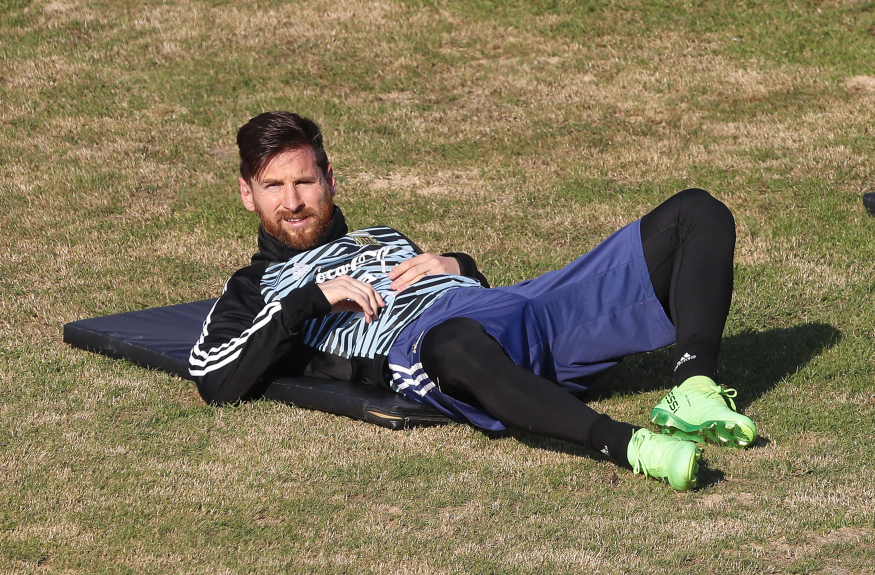 Leo Messi, en un entrenamiento en la concentración de la selección argentina antes de afrontar el Mundial de Rusia.
