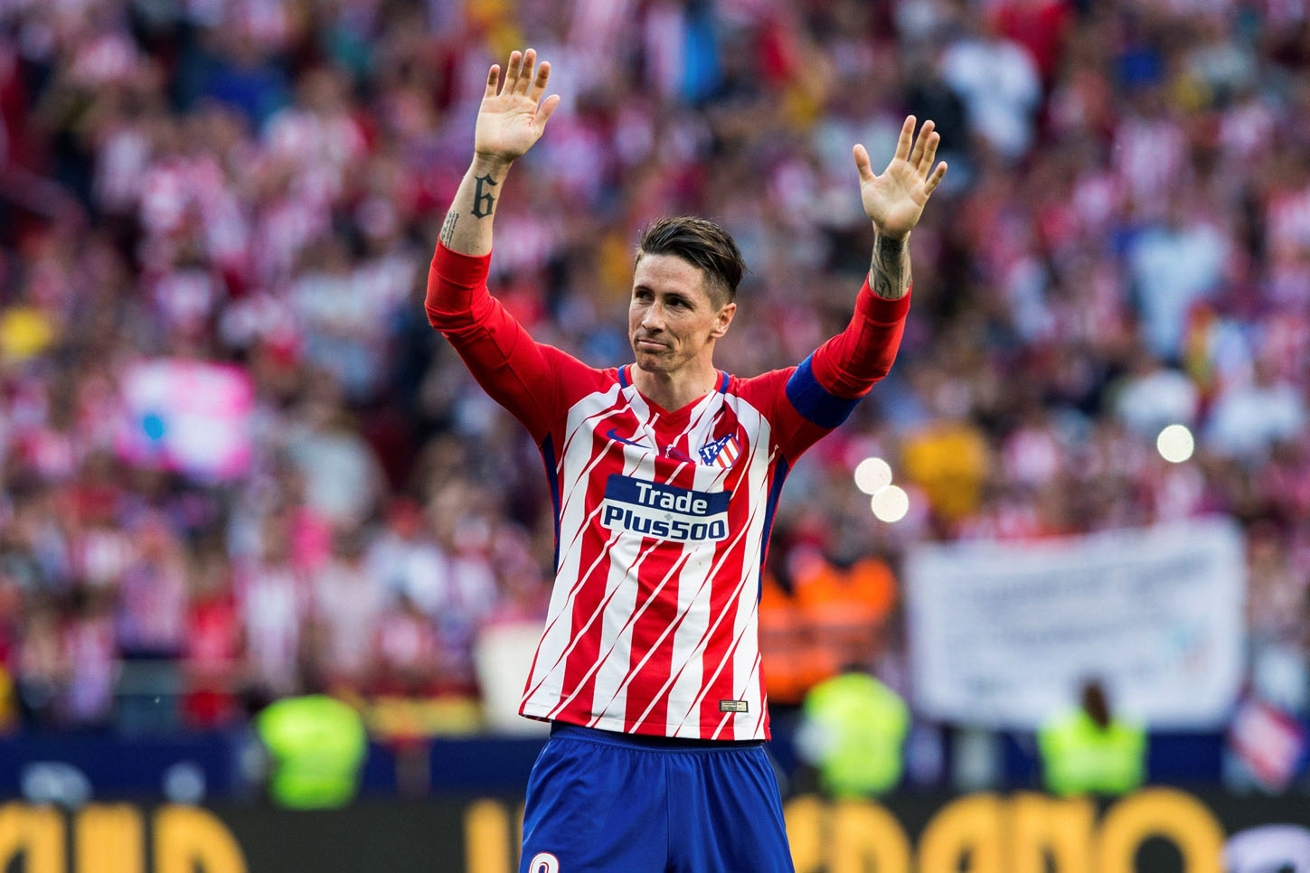 Fernando Torres se despide de un Wanda Metropolitano que no paró de aclamarlo durante toda la tarde de ayer.