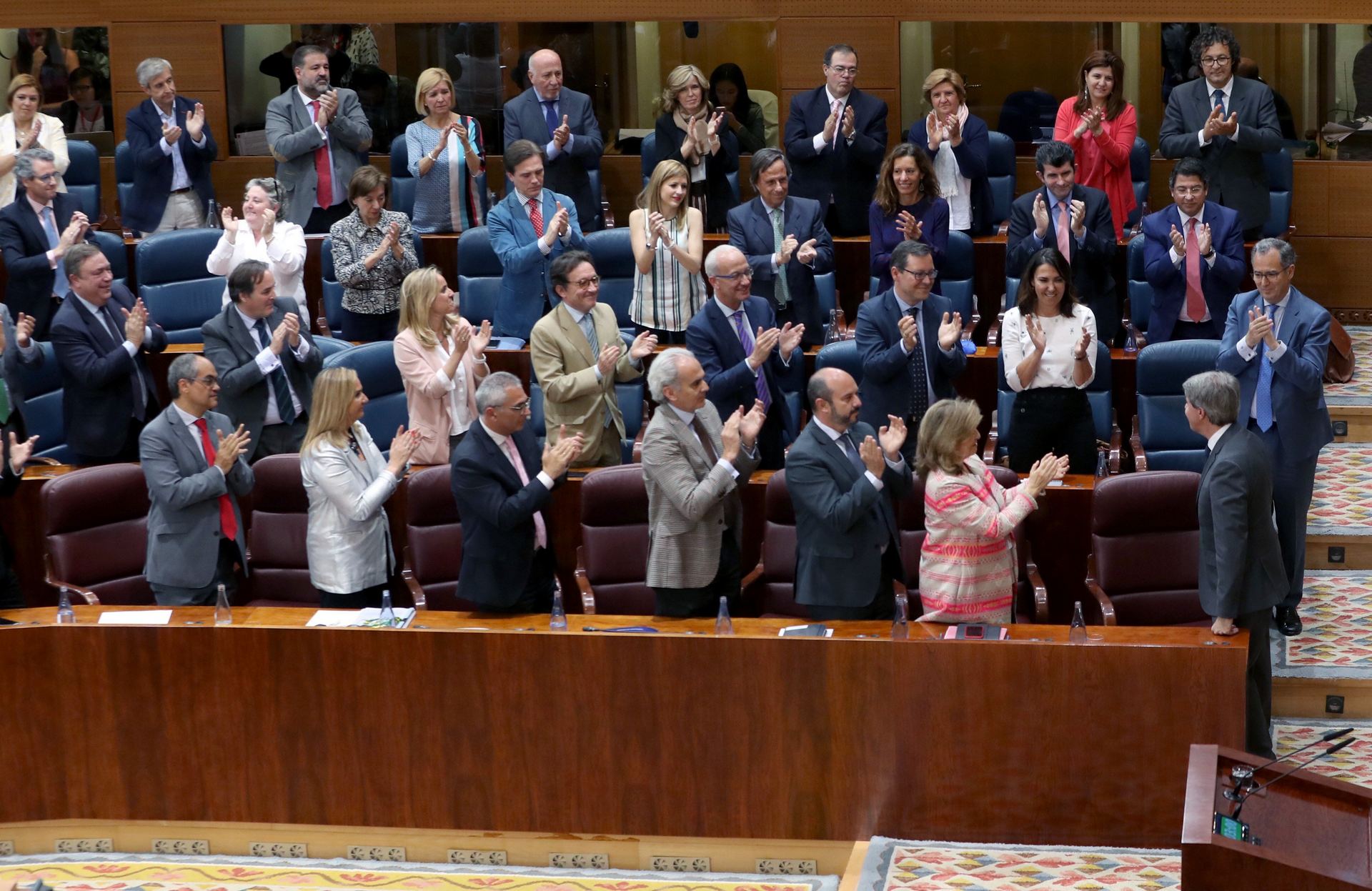 El Grupo Popular en la Asamblea de Madrid aplaude la elección de Garrido.