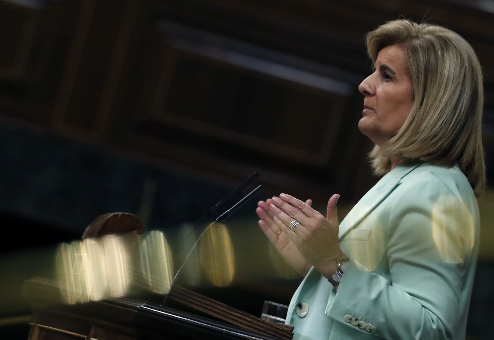 La ministra de Empleo y Seguridad Social, Fátima Báñez, durante una intervención ante el Congreso.