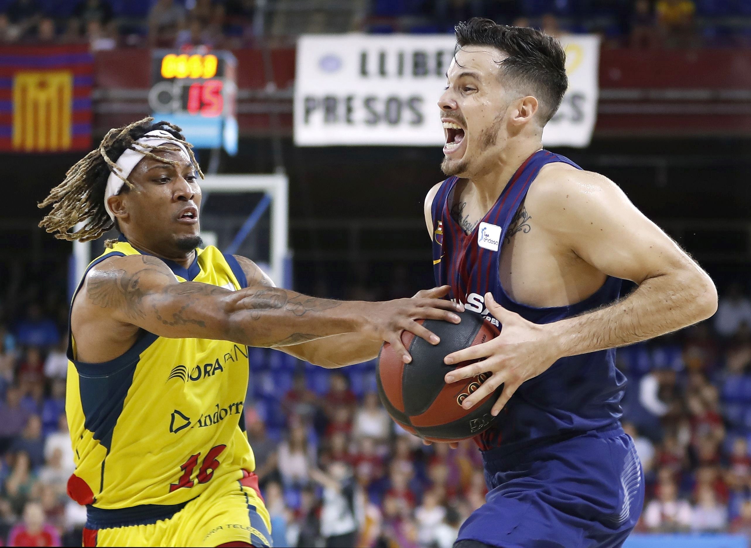 FC BARCELONA LASSA / MORABANC ANDORRAAlbicy defiende a Heurtel.