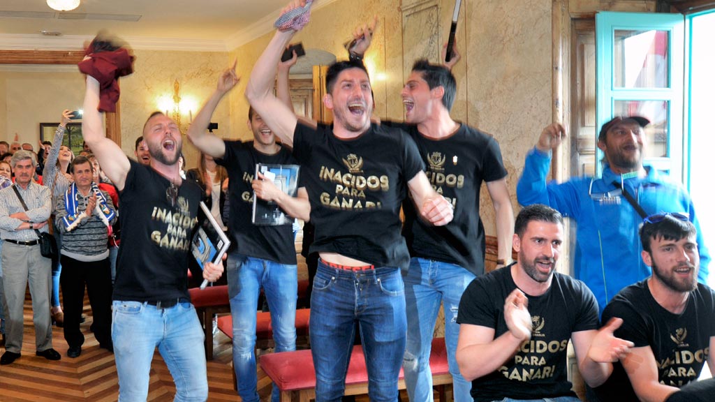 d2-1kama_Futbol-La-Granja-Ascenso-Recepcion-Ayuntamiento_KAM8908