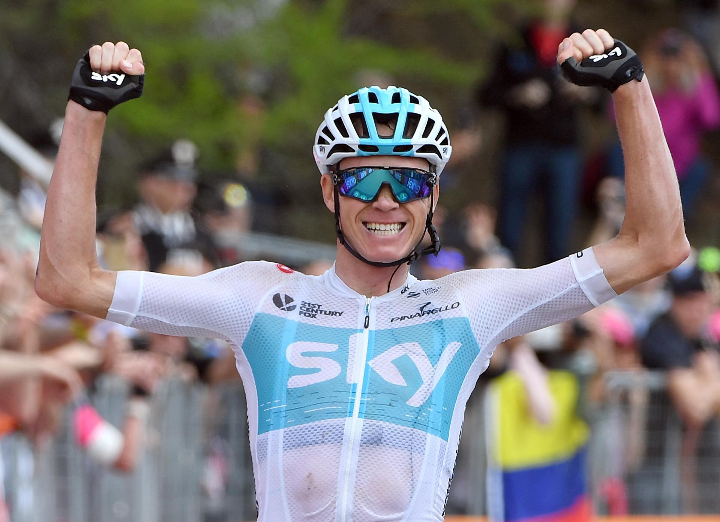Chris Froome celebra su victoria en la etapa reina del Giro de Italia.