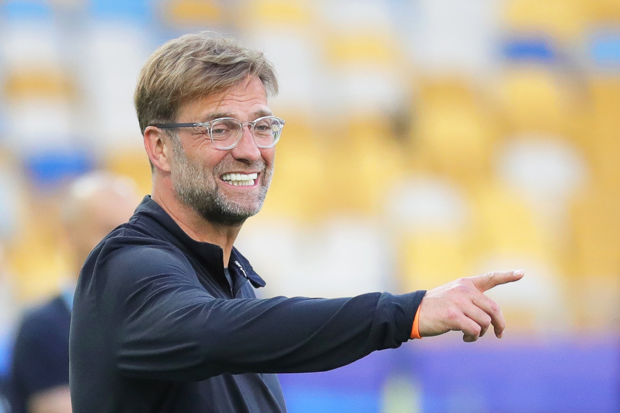 Jürgen Klopp dirige el último entrenamiento del Liverpool antes de la final de la Champions.