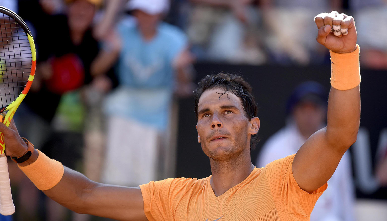 Rafa Nadal celebra su victoria ante Novak Djokovic en las semifinales del Masters 1.000 de Roma.