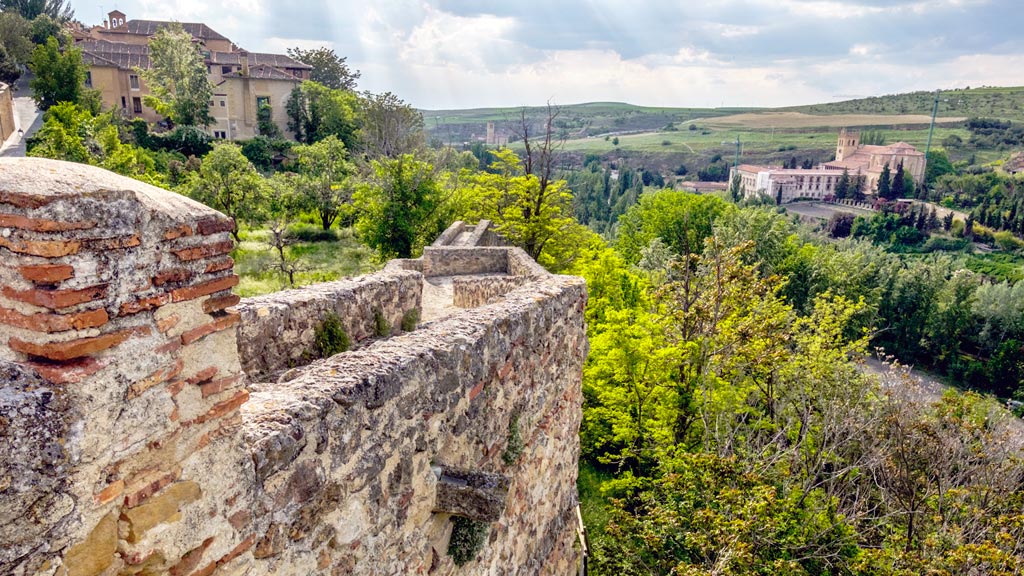 07-1kama_Muralla-Arco-San-Cebrian_KAM9349