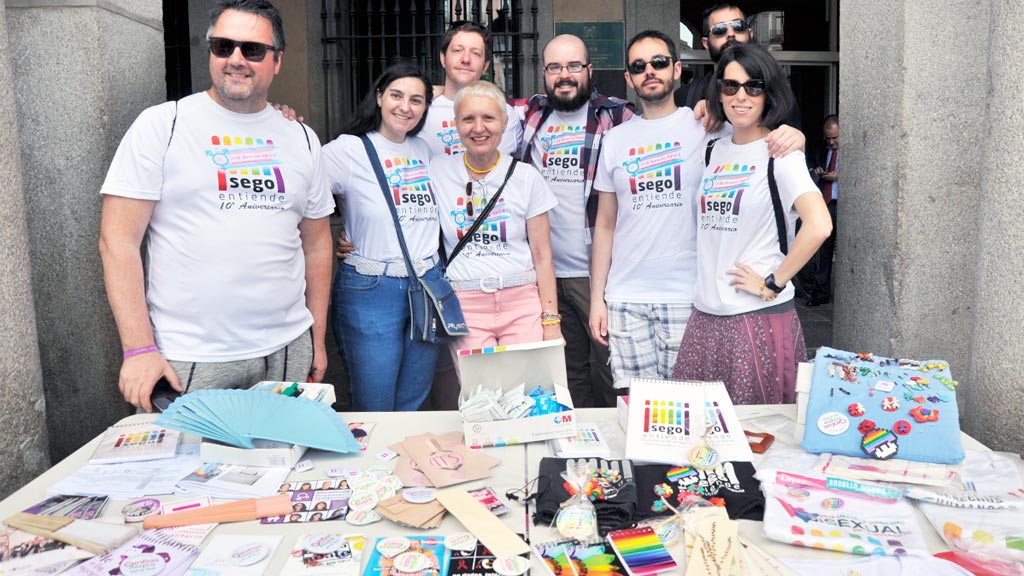 Dia-Orgullo-Mesa-Rastrillo_KAM7185