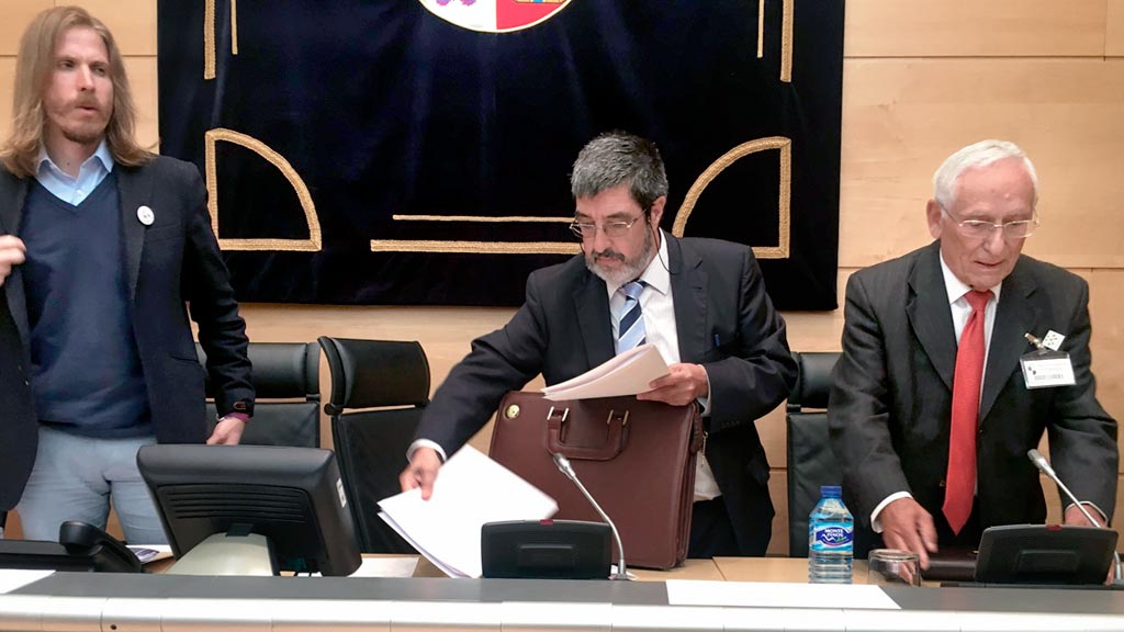 12-1-atliano-soto-comision-congreso-cajas