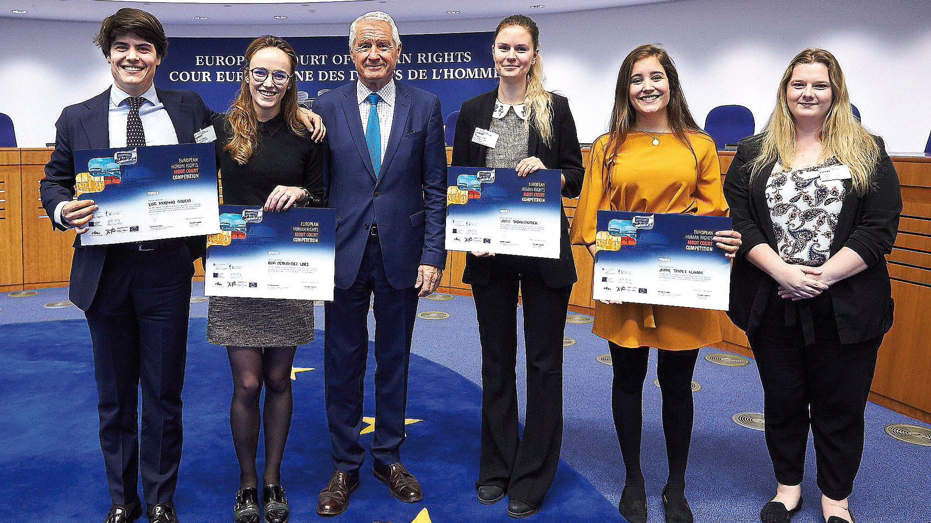 Los alumnos de Derecho de IE University que resultaron vencedores del certamen que se desarrolló en la Corte Europea de Derechos Humanos en Estrasburgo . / IEU