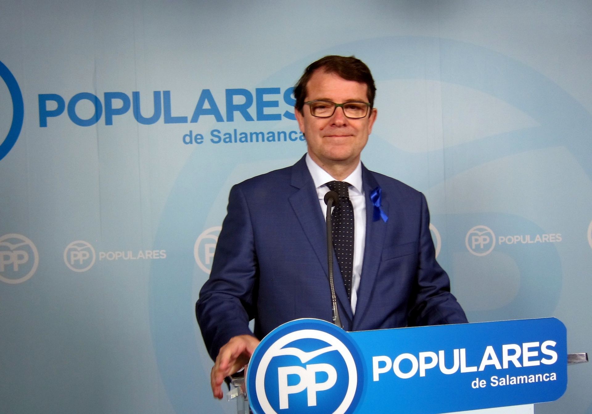 El presidente del Partido Popular de Castilla y León, Alfonso Fernández Mañueco, en una rueda de prensa.