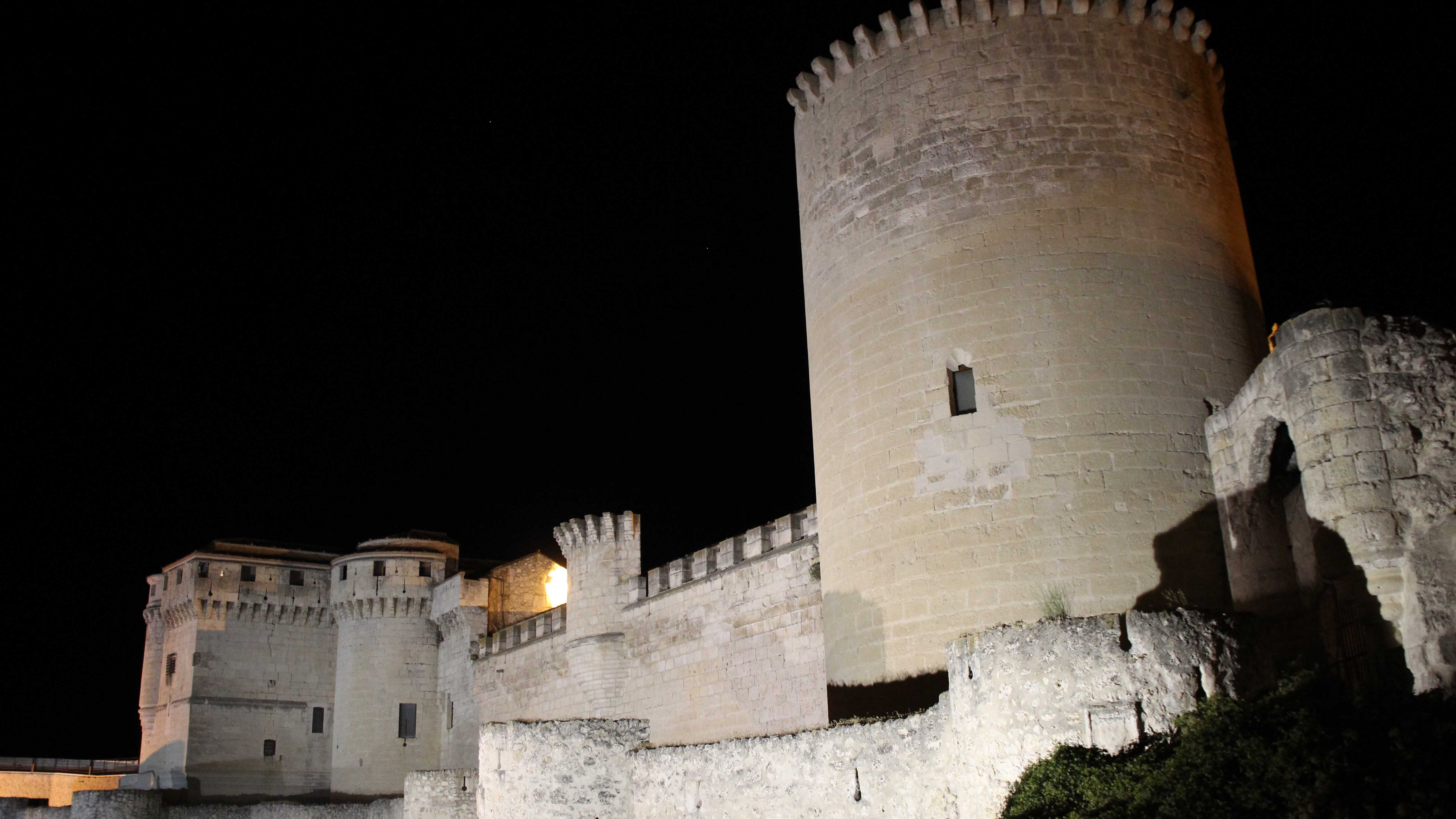 2-castillo noche WEB
