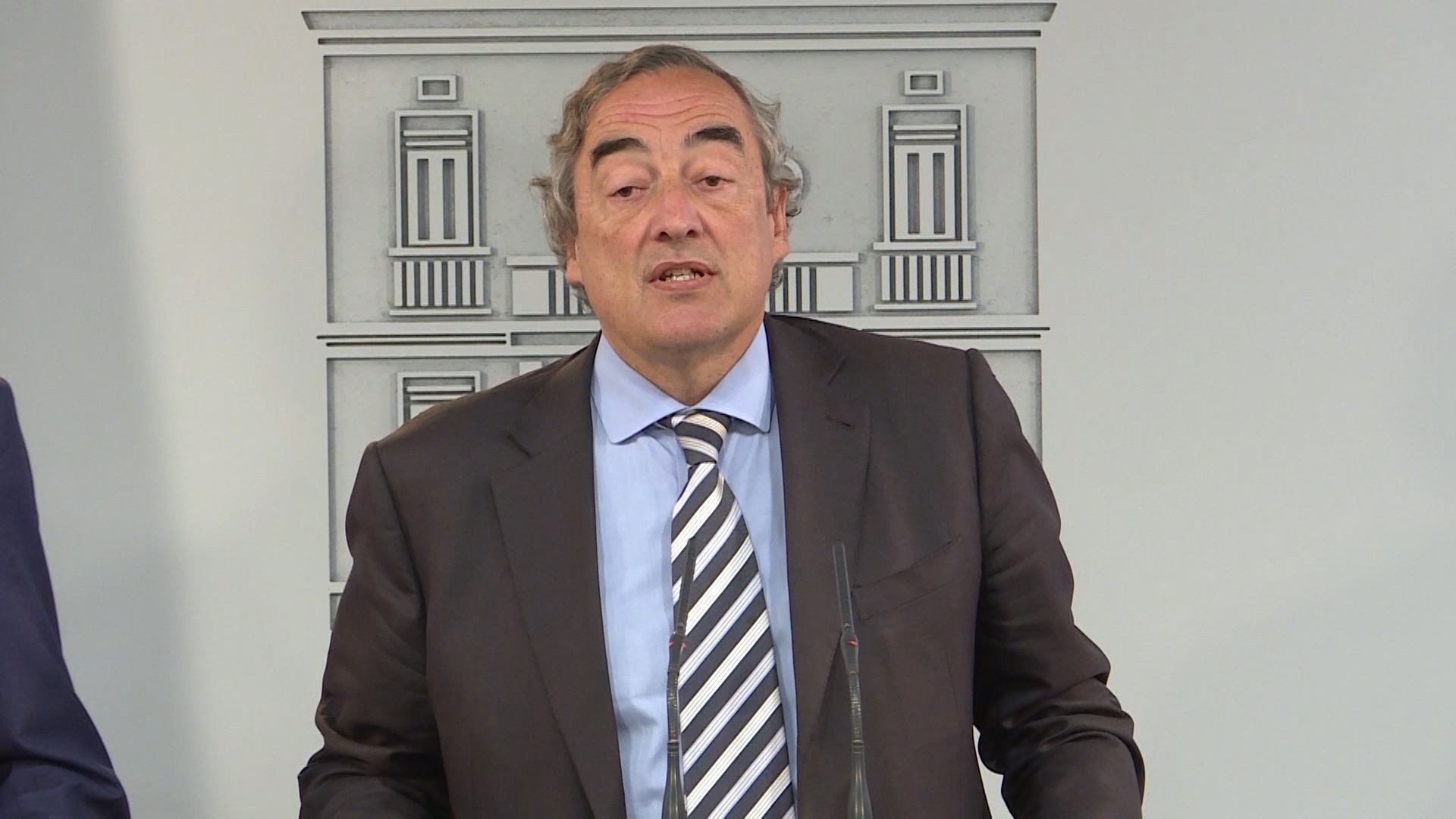 El presidente de la CEOE, Juan Rosell, durante una rueda de prensa.