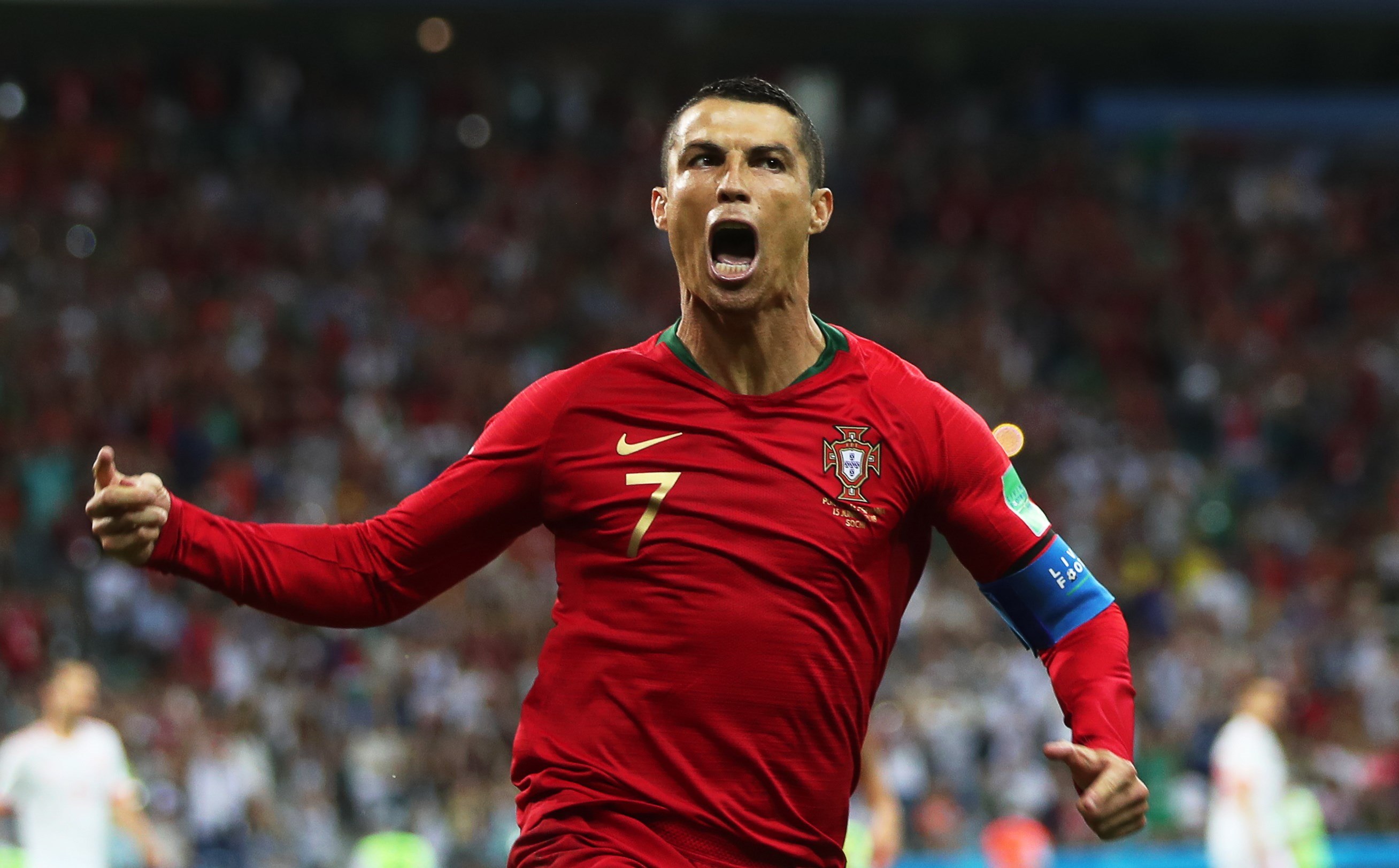 Cristiano Ronaldo amargó el debut de España en el Mundial con tres goles que anularon el buen trabajo coral del combinado de Fernando Hierro.