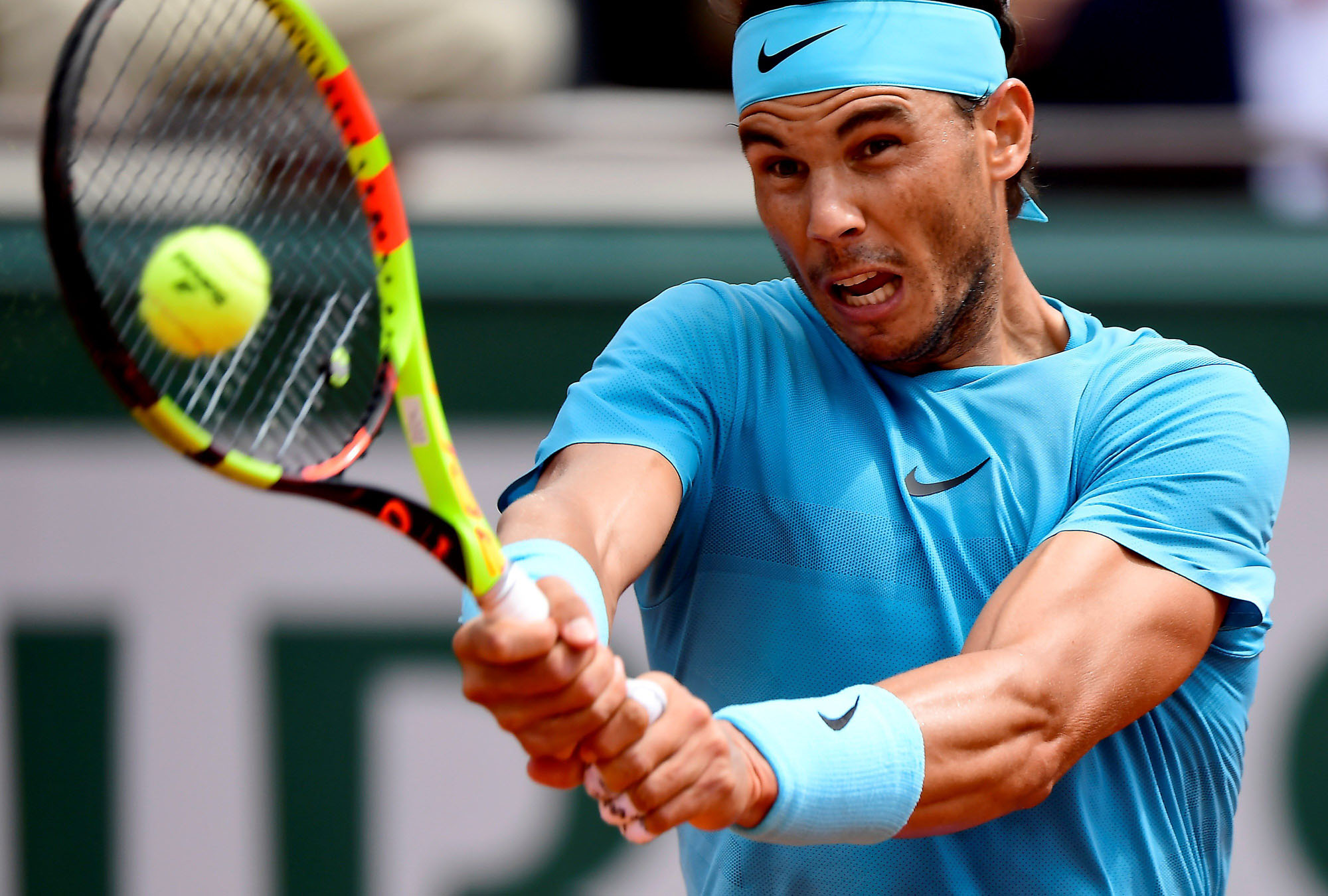 Rafa Nadal devuelve la bola al argentino Diego Schwartzman.