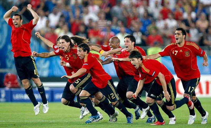 La victoria ante Italia en cuartos de final en la tanda de penaltis hizo creer a los españoles con el triunfo final. / EFE