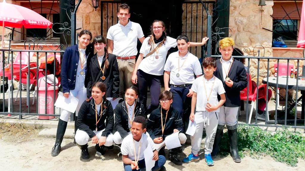 La Hípica de Grajera cierra el curso escolar con un concurso social 1 d2-4-doma-clásica-en-La-Hípica-de-Grajera