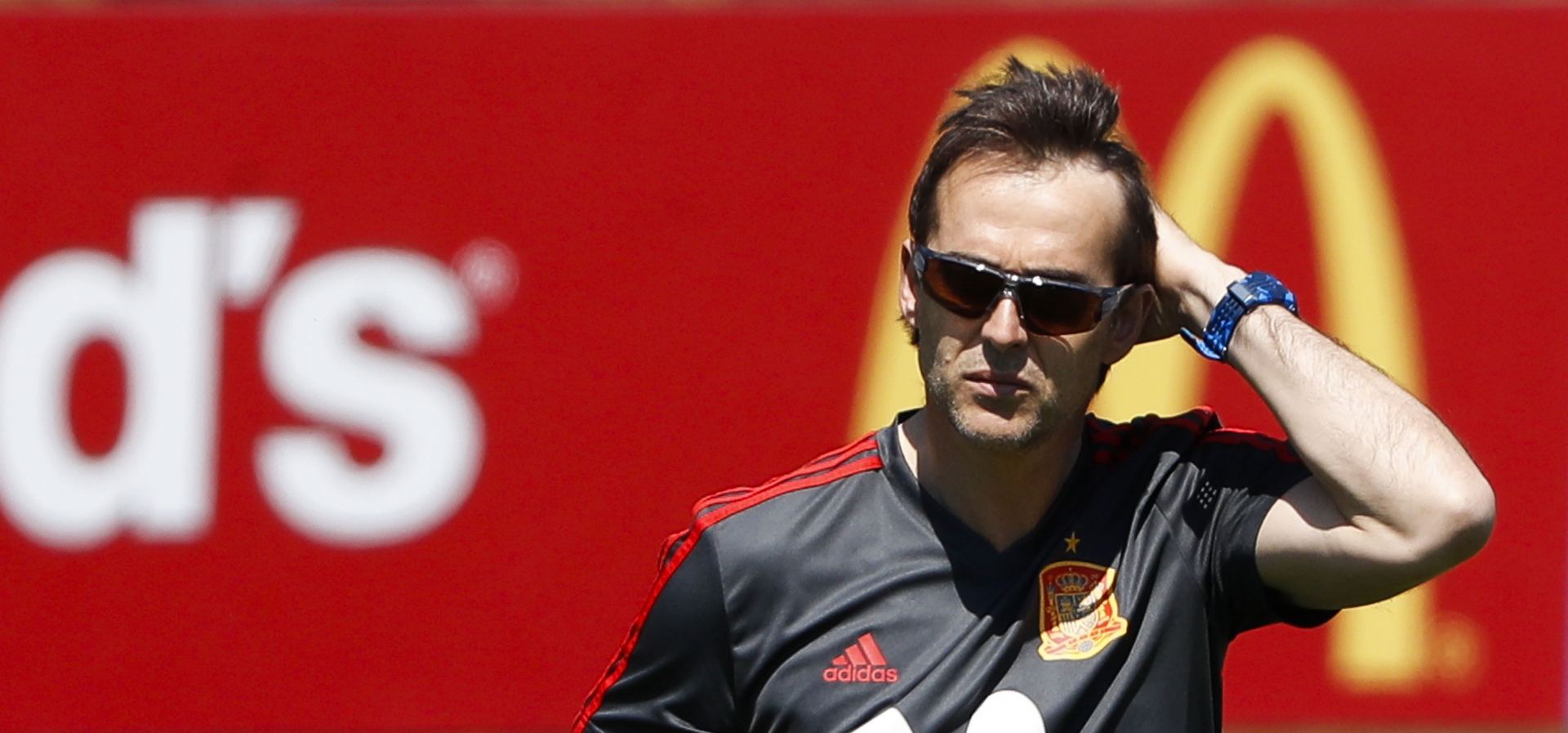 El seleccionador de España Julen Lopetegui, ayer, dirigiendo un entrenamiento en Krasnodar.