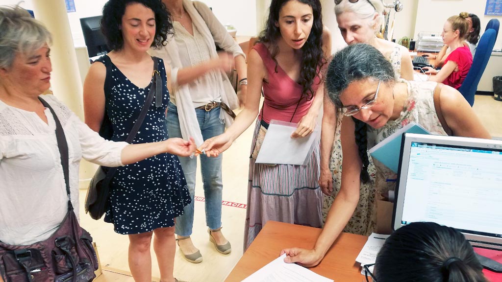 08-2-Plataforma-Stop-5g–entrega-firmas-moratoria-Ayuntamiento