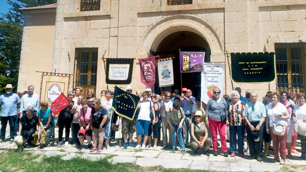 Los jubilados del Nordeste despiden el curso en la ermita de Hornuez 1 Los mayores celebraron una jornada de hermandad en la ermita de Moral de Hornuez. / el adelantado
