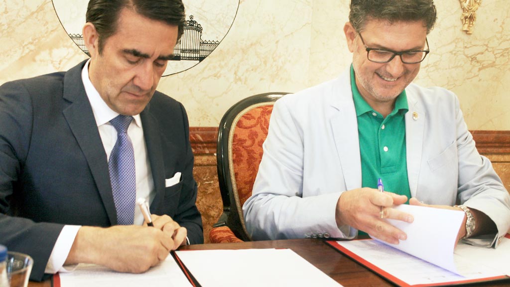 12-1-San-Ildefonso-Consejero-Fomento-Juan-Carlos-Suarez-Viviendas-Sociales