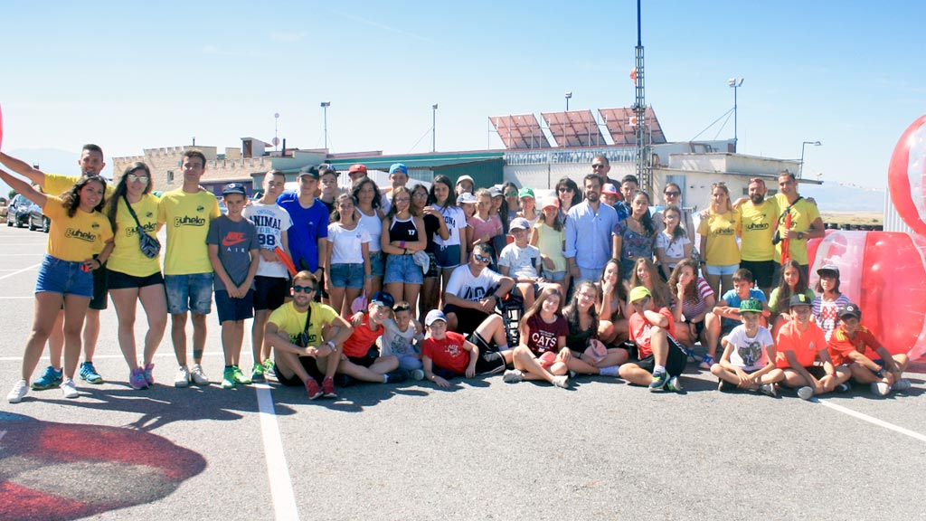 Eduardo Carazo visita el campamento ‘Red Activa 2018’ de La Higuera 1 Más de 50 chicos de entre 12 y 14 años participan en el campamento de La Higuera. / el adelantado