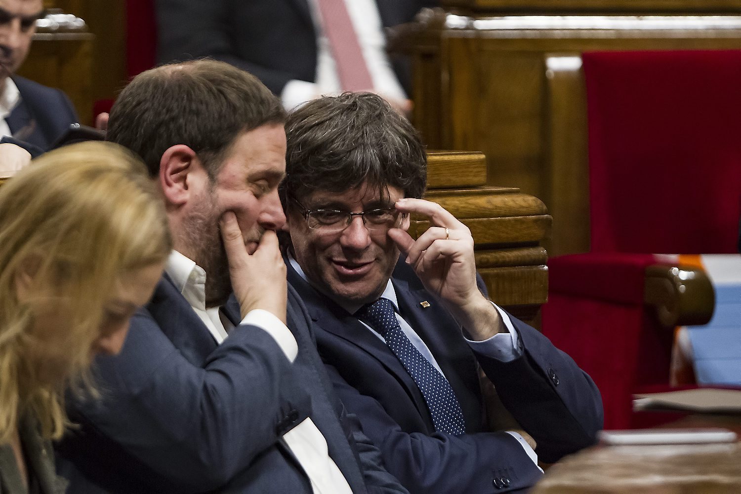 Los exmandatarios catalanes Oriol Junqueras (i) y Carles Puigdemont.