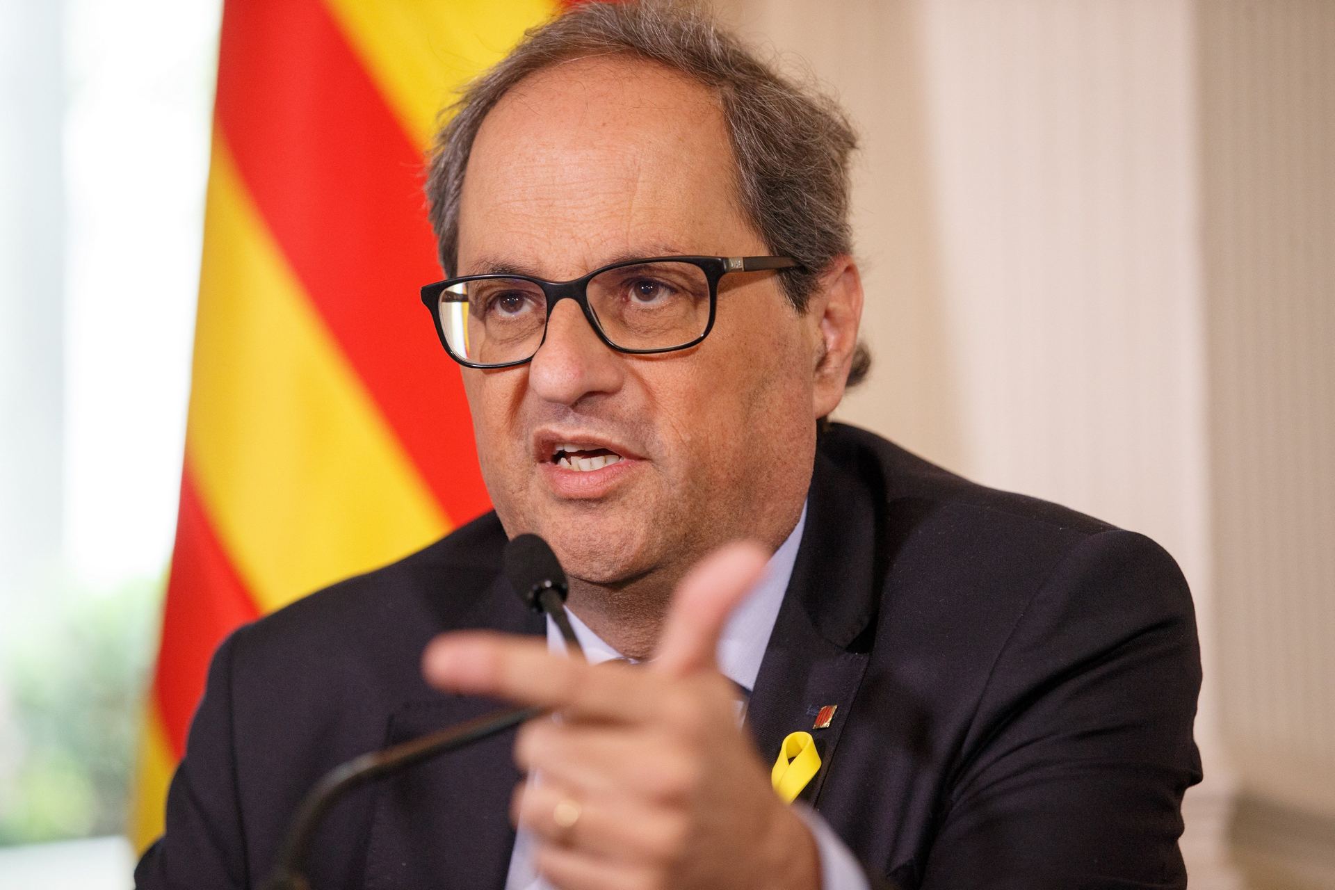 El presidente de Cataluña, Quim Torra, ofrece una rueda de prensa en la capital escocesa.
