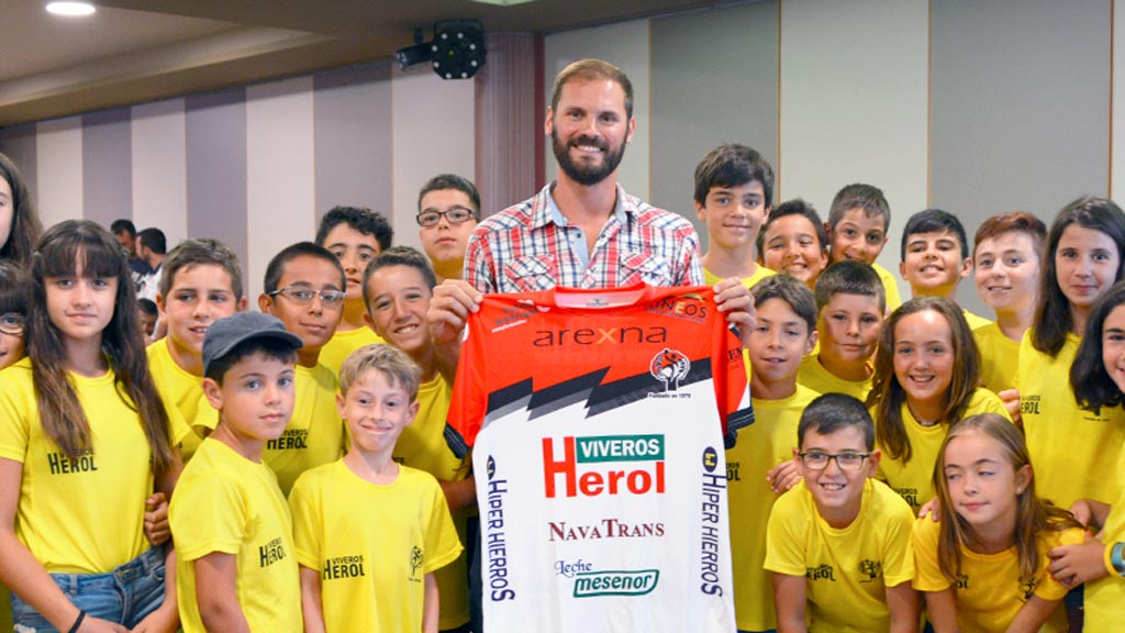 32-2-balonmano-nava-Adrian-Rosales