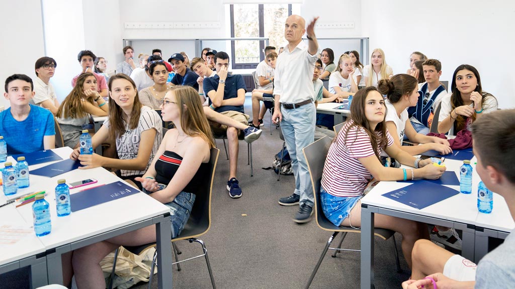 Estudiantes participantes este año en el ‘Summer Program’ de IE University, en el campus de Segovia. / el adelantado