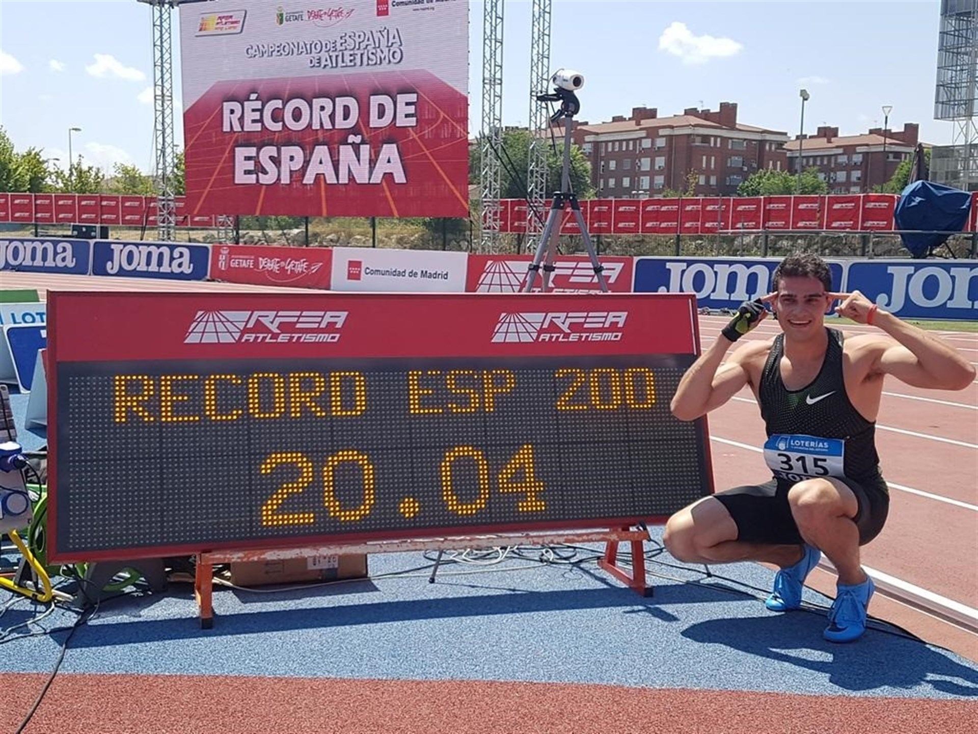 El atleta español Bruno Hortelano celebró su marca personal para olvidad el duro accidente que sufrió en 2016.