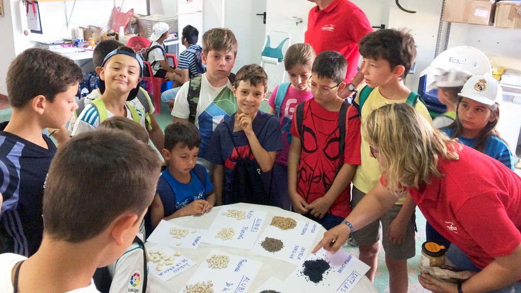 Los participantes han podido aprender lo importante del medio natural que rodea a la localidad. / el adelantado