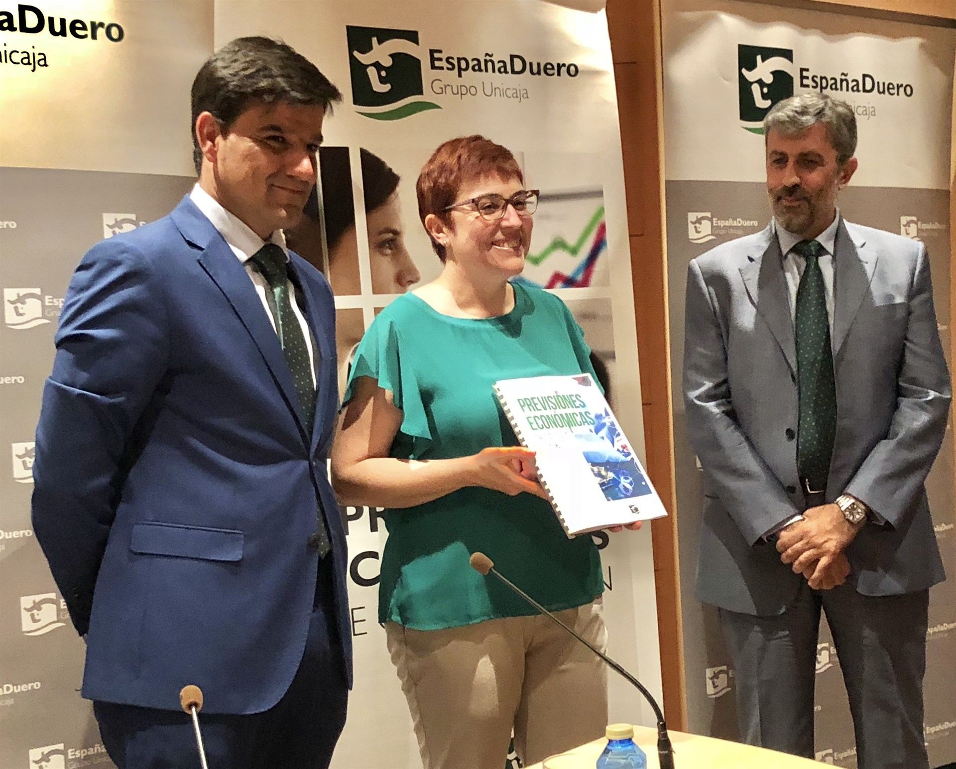 Presentación del informe trimestral de previsiones de EspañaDuero para Castilla y León.