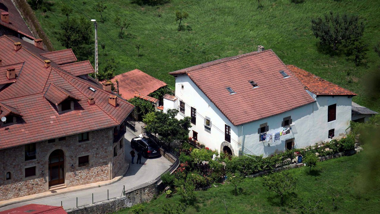 El martes, una patrulla de la Guardia Civil llegó a Turieno y al acercarse a la casa de Simón, éste cogió una escopeta.